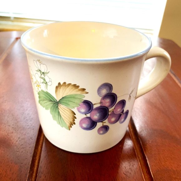 Savoir Vivre Luscious JJ017 Coffee/Tea Flat Cup - Picture 2 of 5